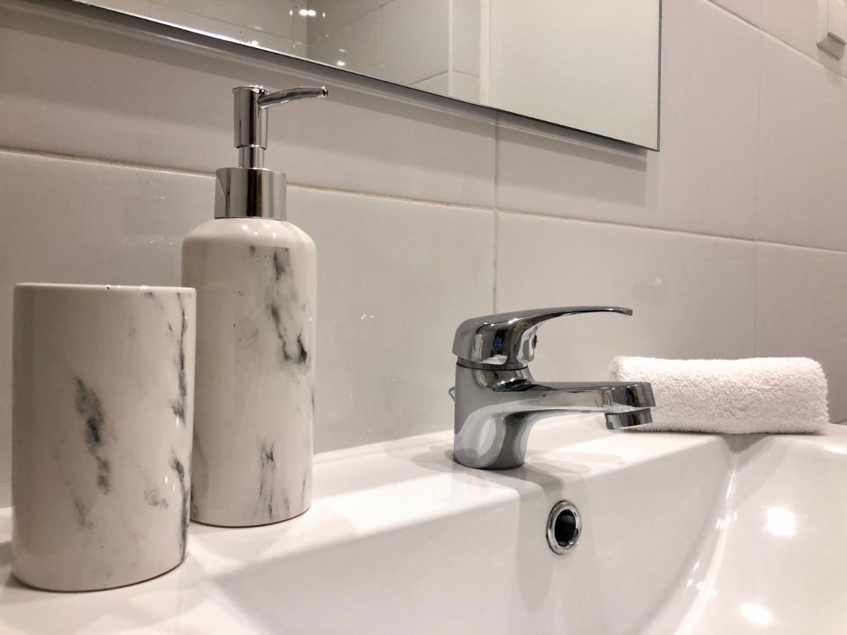Cozy And Stylish Studio Apt Just 800M From The Beach - New On Booking! アルブフェイラ エクステリア 写真