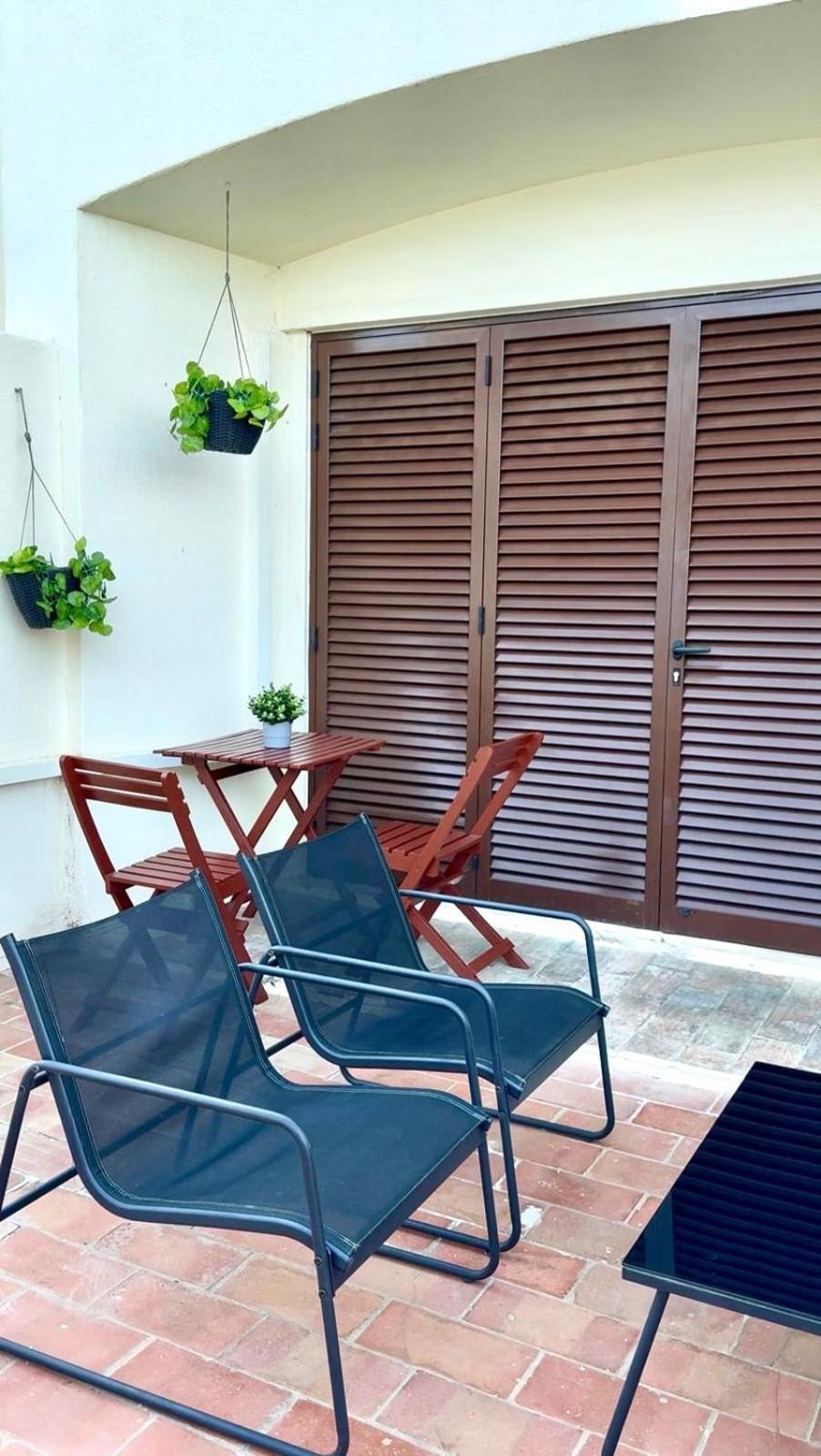 Cozy And Stylish Studio Apt Just 800M From The Beach - New On Booking! アルブフェイラ エクステリア 写真